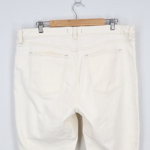 Abercrombie & Fitch Curve Love High Rise Mom Jean Cream Size 34 Regular - Picture 7 of 8